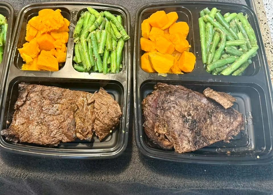 Grilled steak with sweet potato and green beans