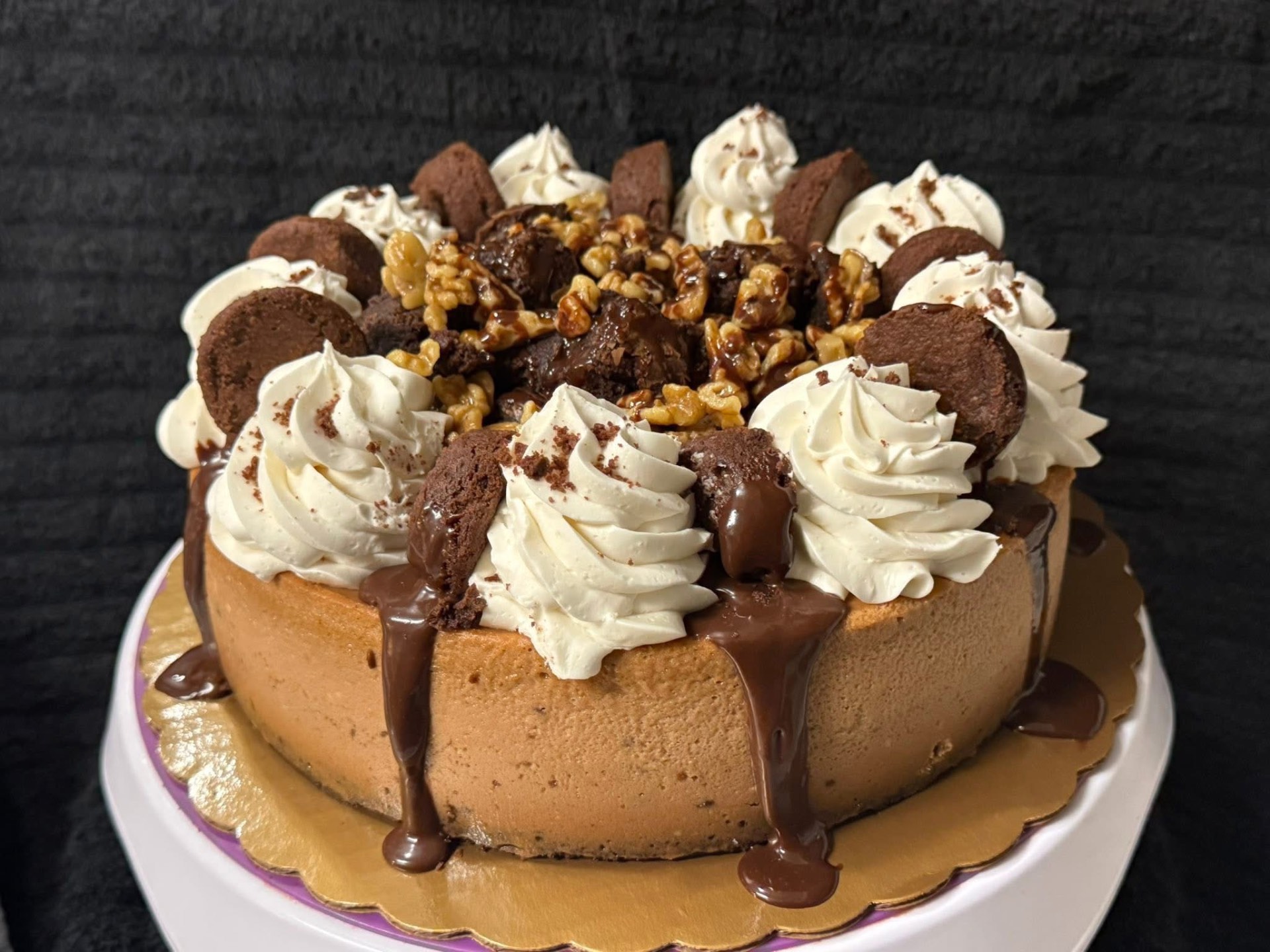 Brownie walnut cheesecake